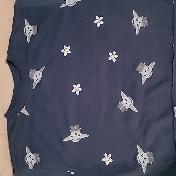 STUNNING CROP MANDALORIAN THE CHILD EMBROIDED CREWNECK - Picture 2 of 8